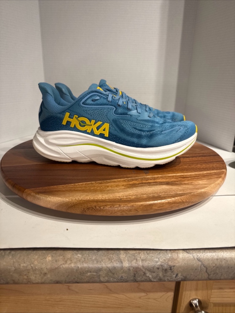 Hoka Clifton 10 running shoes in the Alpine Blue/Foggy Night Men’s Size 11 D